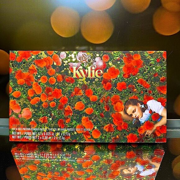 Kylie Cosmetics x Wizard of Oz Limited Edition Eye & Face Powder Shadow Palette - Picture 2 of 8